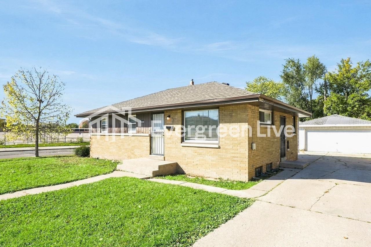 7846 W Luscher Ave - Photo 2 of 15