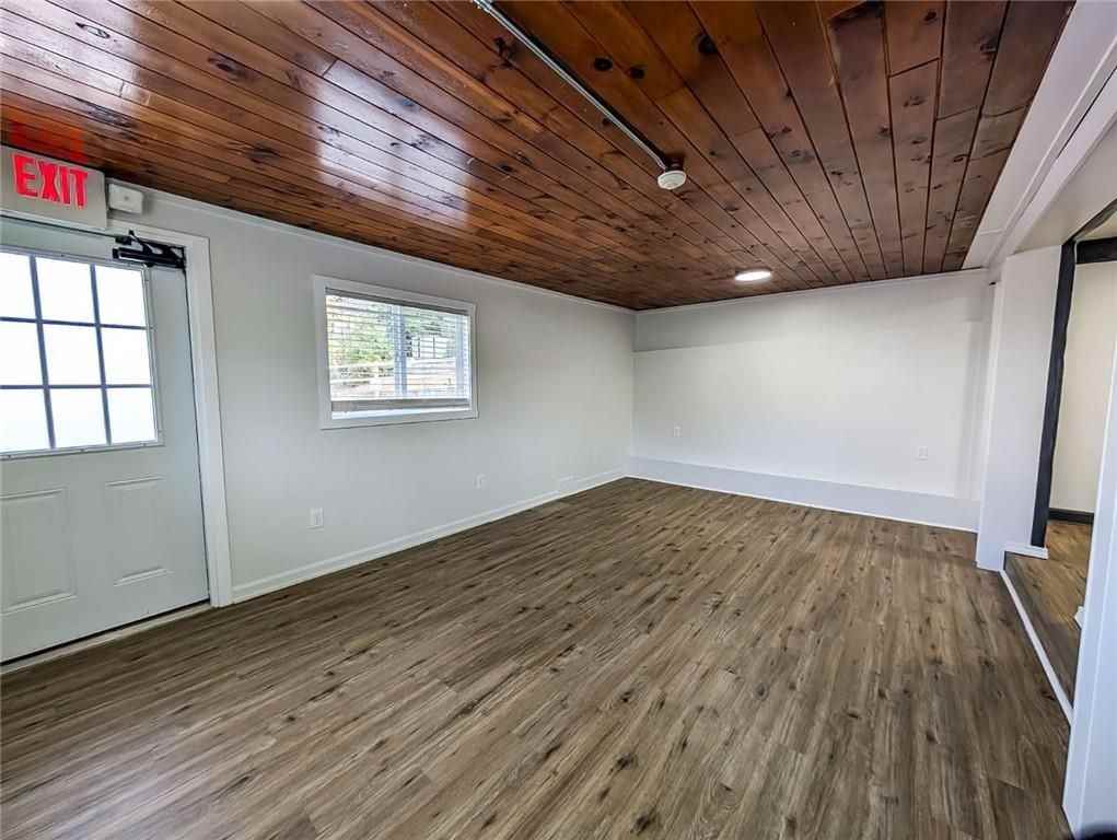 1542 Main St ##1 - Photo 3 of 12