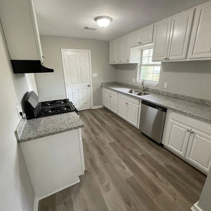 7617 Jutland Rd - Photo 2 of 6