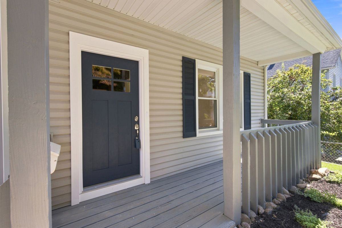 33 Mohawk Ave - Photo 4 of 50