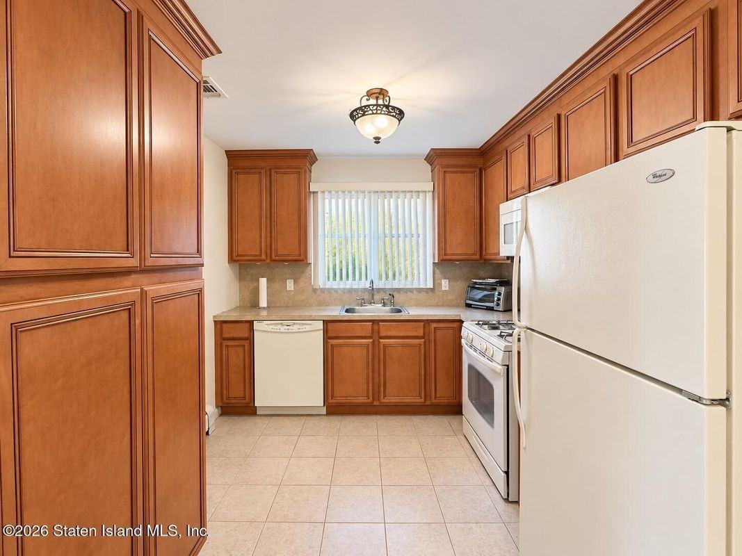 235 Carteret St - Photo 4 of 23