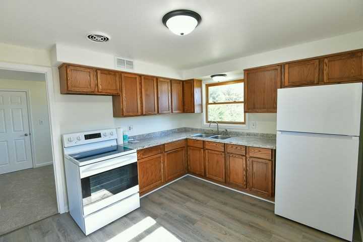 4927 40th Ave - Photo 2 of 11