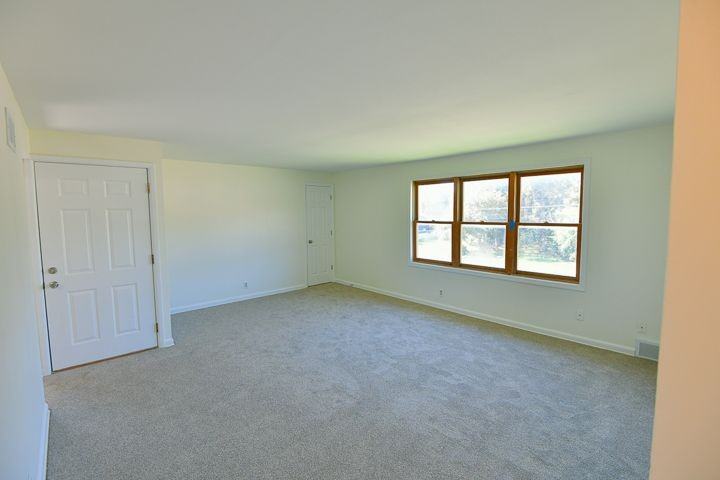 4927 40th Ave - Photo 3 of 11