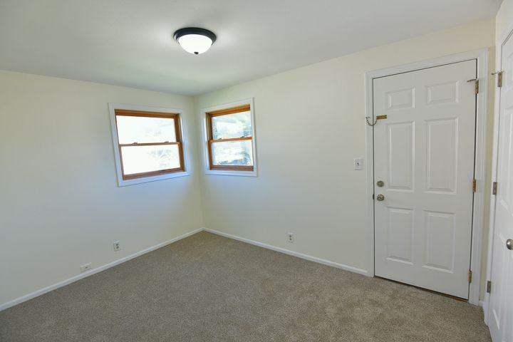 4927 40th Ave - Photo 7 of 11