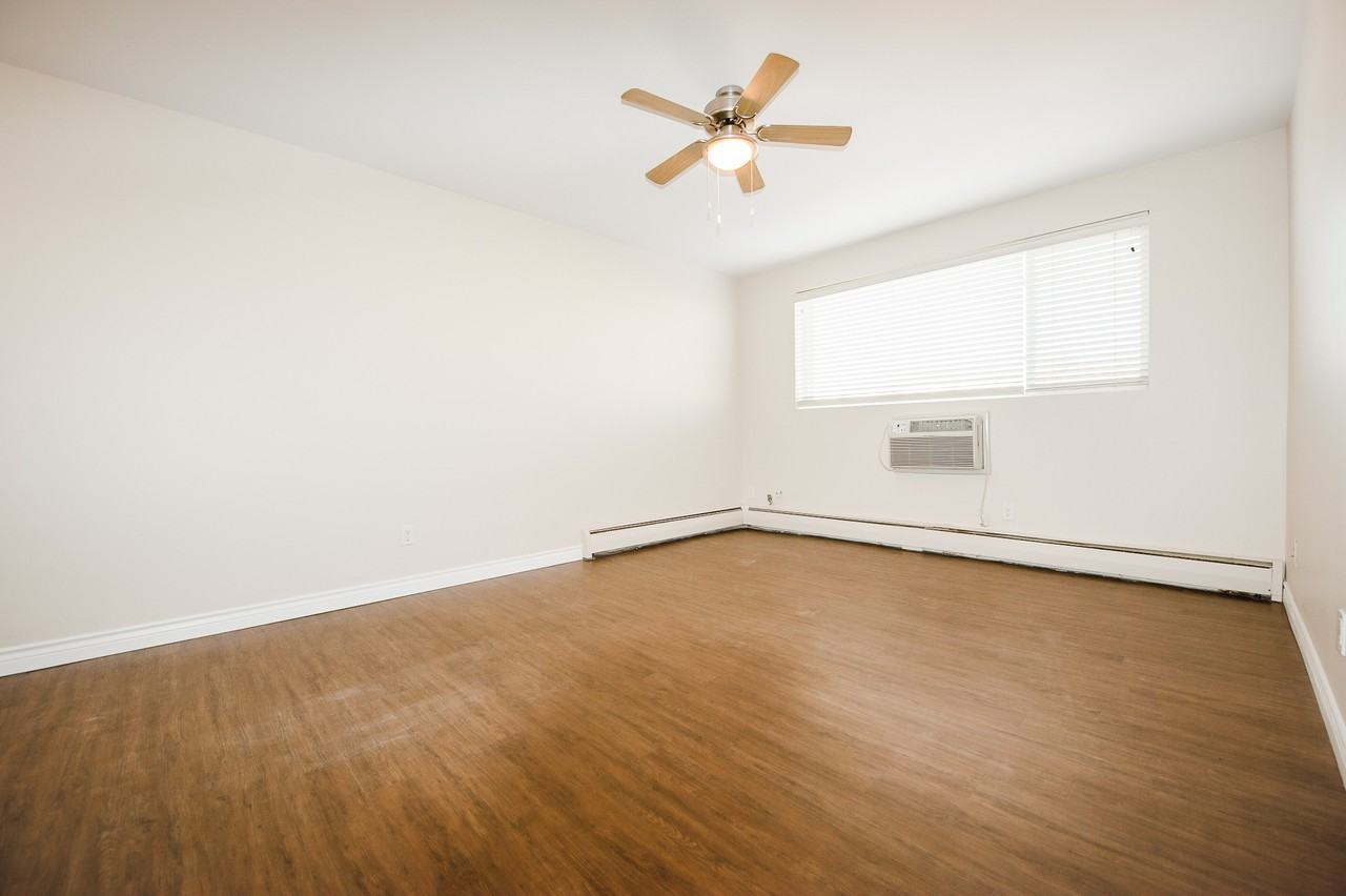 333 Edison Avenue - Photo 3 of 15