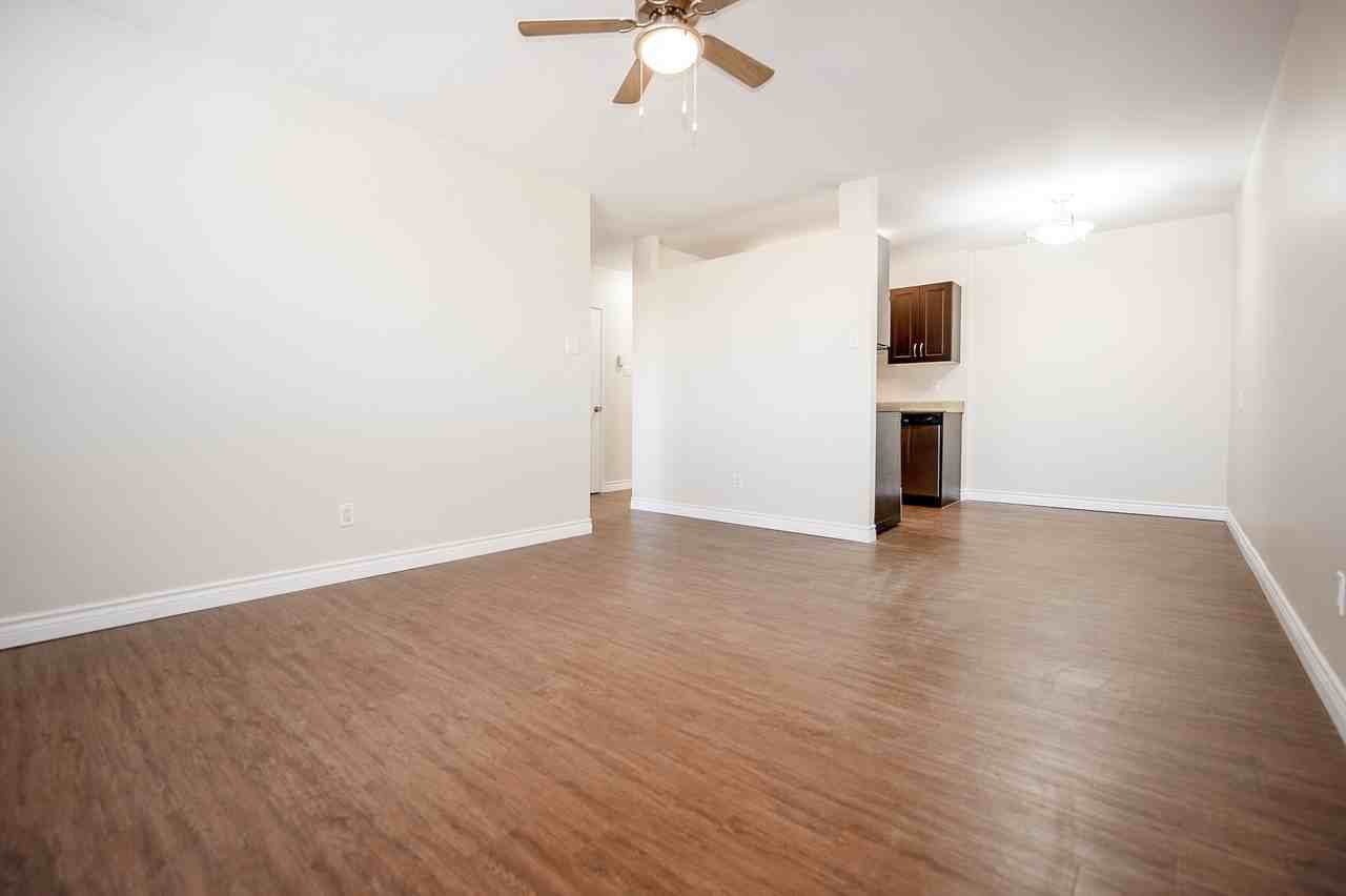 333 Edison Avenue - Photo 5 of 15