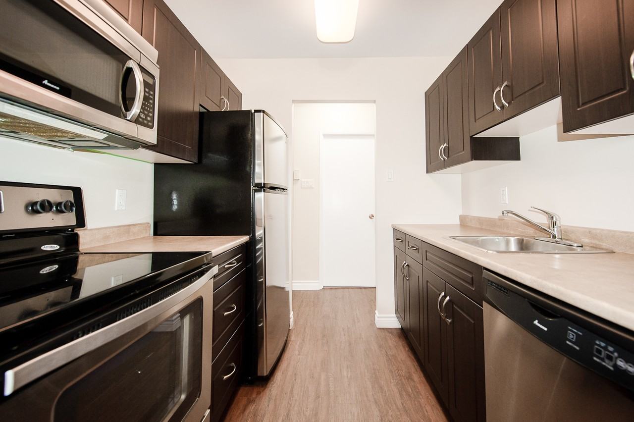 333 Edison Avenue - Photo 6 of 15