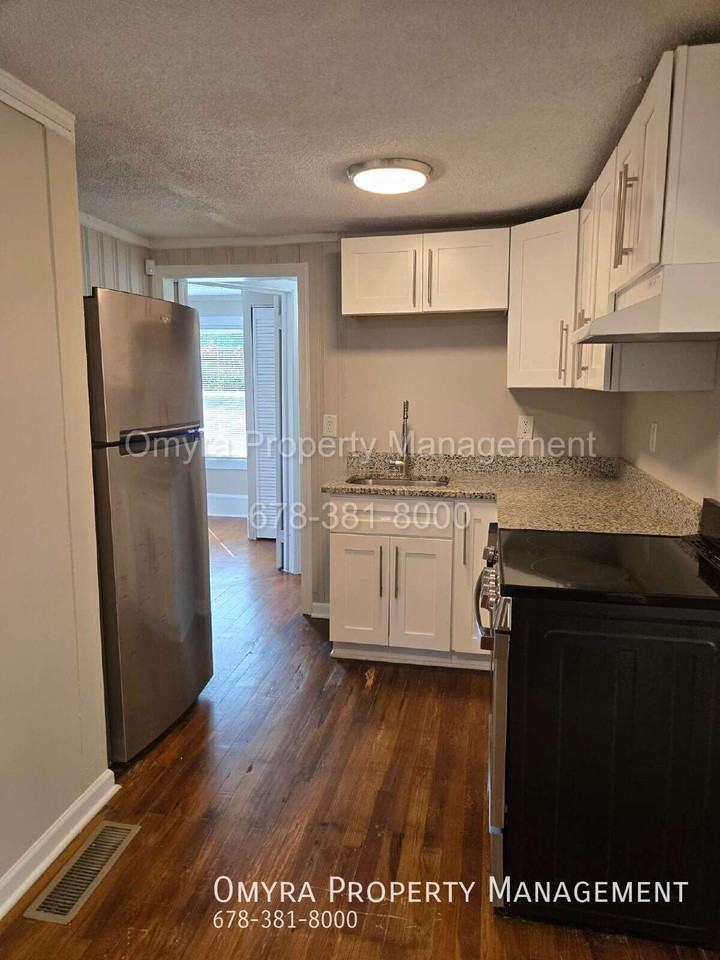 1160 Ewing Pl Sw #B - Photo 4 of 13