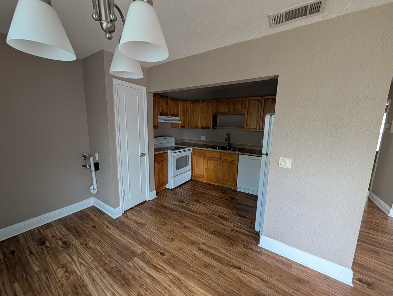 13828 Orange Sunset Dr - Photo 5 of 16
