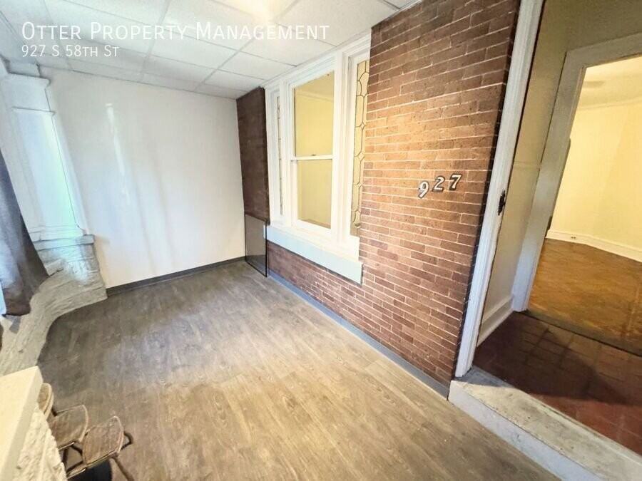 927 S 58th St - Photo 5 of 46