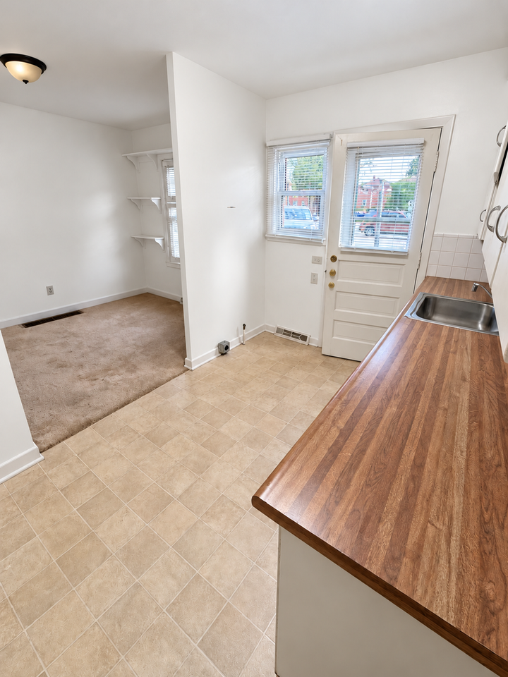 Mason City 76 - Photo 2 of 6