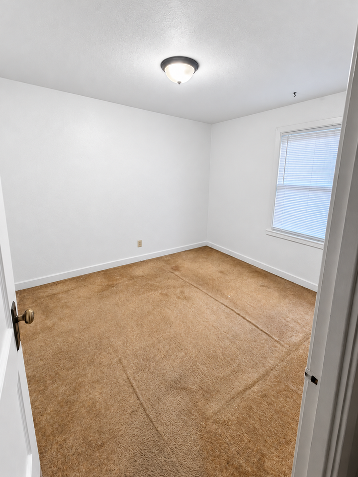 Mason City 76 - Photo 6 of 6