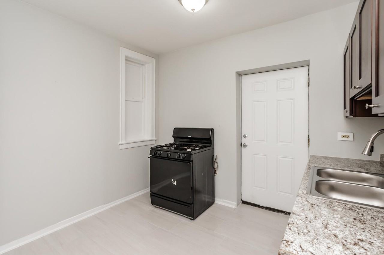 2217 E 69th St #3 - Photo 3 of 10