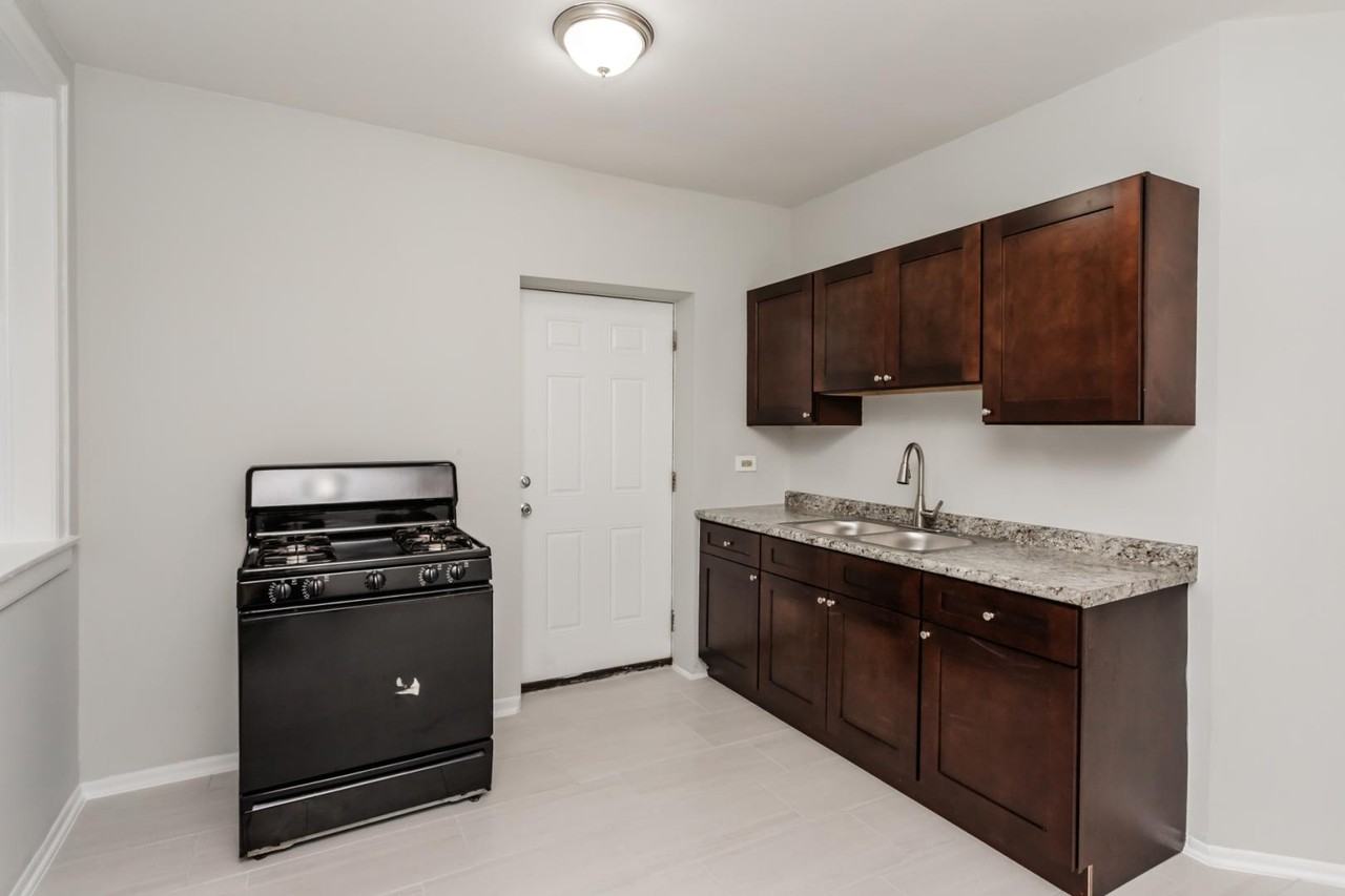 2217 E 69th St #3 - Photo 4 of 10