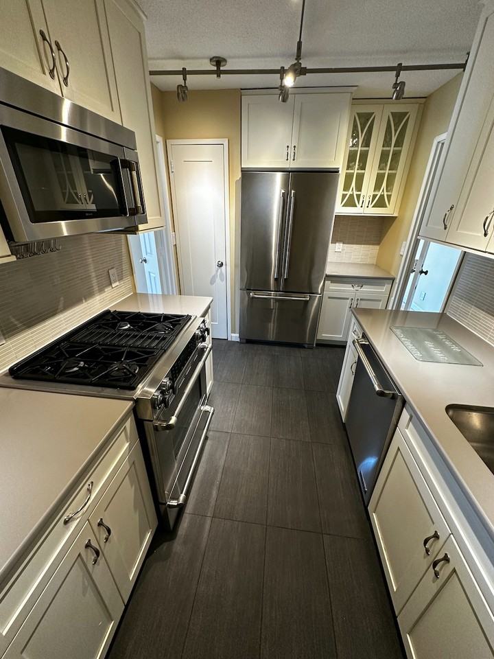77 Pond Ave #1001 - Photo 2 of 24