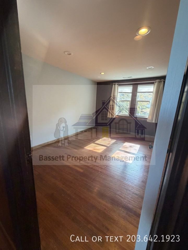 53 Academy Hill Rd 3rd Fl - Photo 4 of 15
