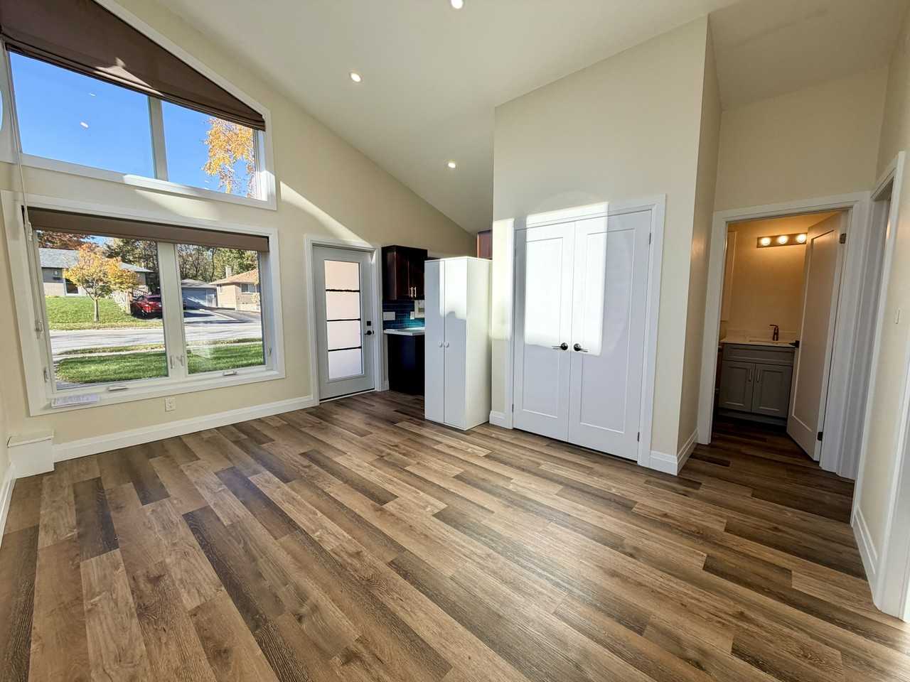 71 Newton St - Photo 4 of 21