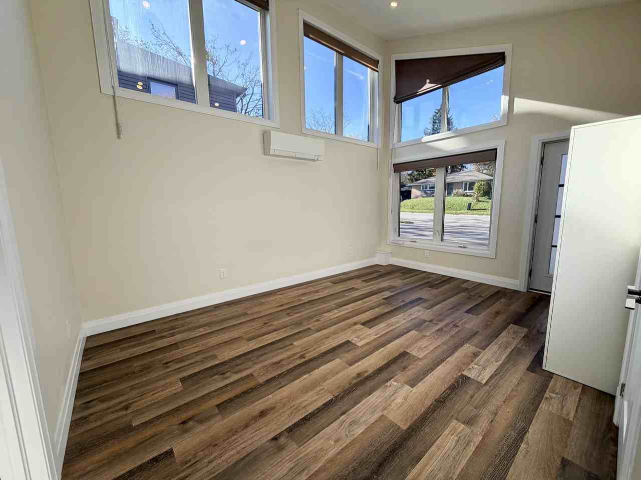 71 Newton St - Photo 6 of 21