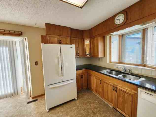 88 Mccullough Cres - Photo 4 of 20