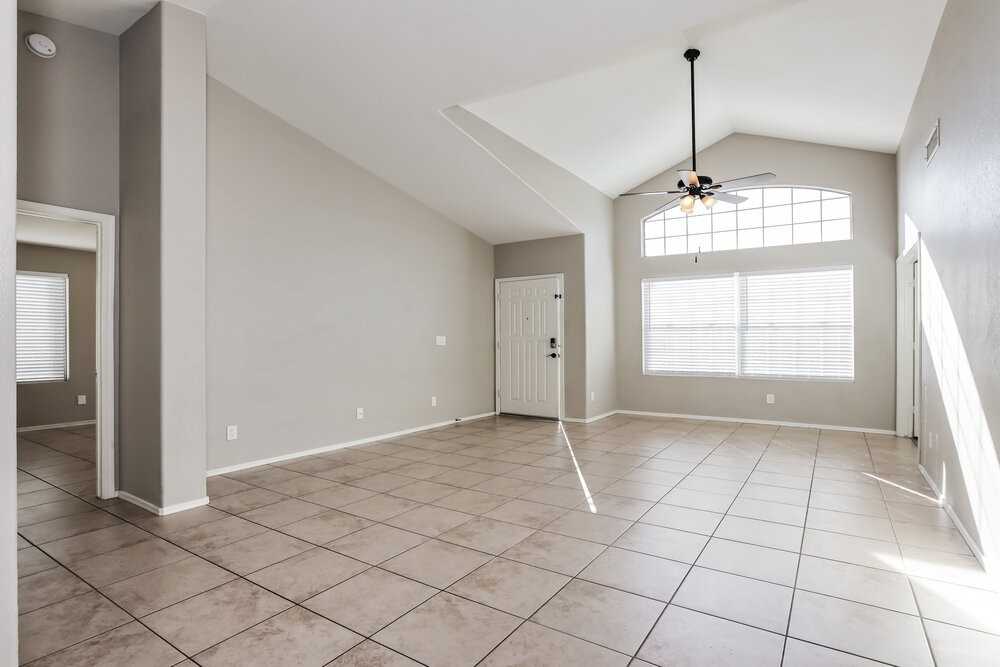818 E Audrey Ln - Photo 4 of 16