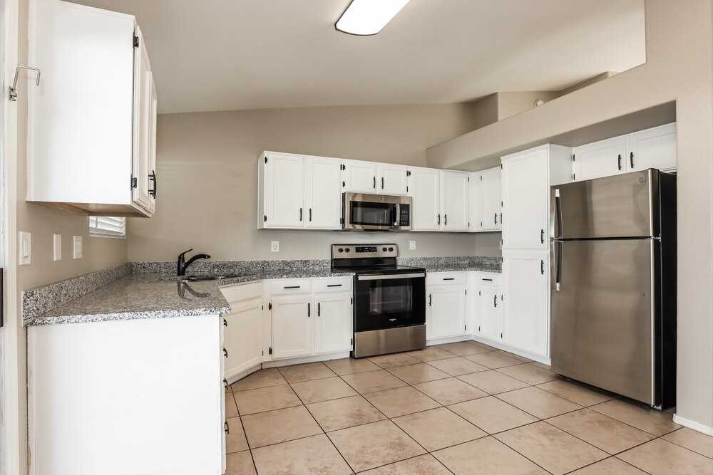 818 E Audrey Ln - Photo 7 of 16