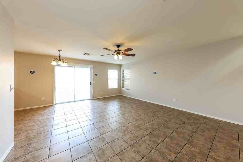 12036 W Dahlia Dr - Photo 4 of 17