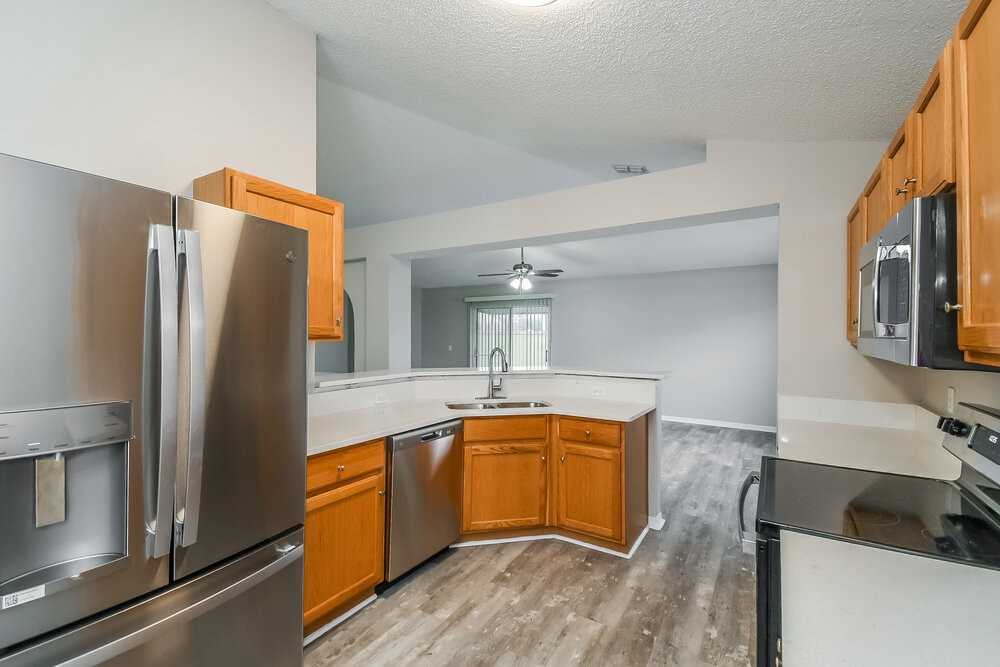 7211 Overland Park Blvd E - Photo 7 of 16