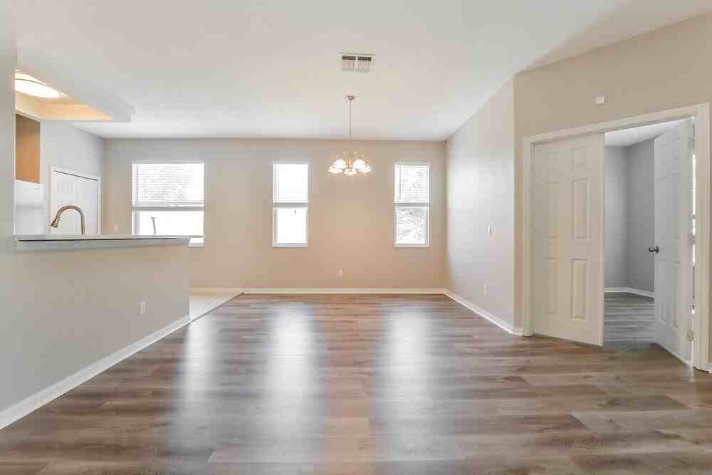 3694 Fallscrest Cir - Photo 6 of 19