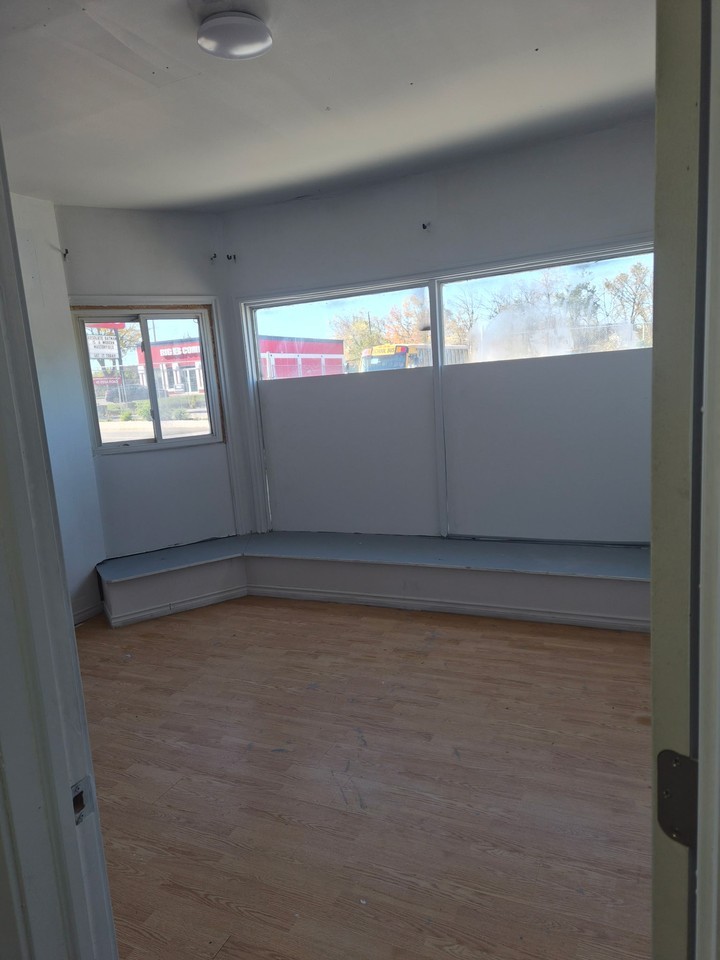 40 Essa Road - Photo 7 of 8