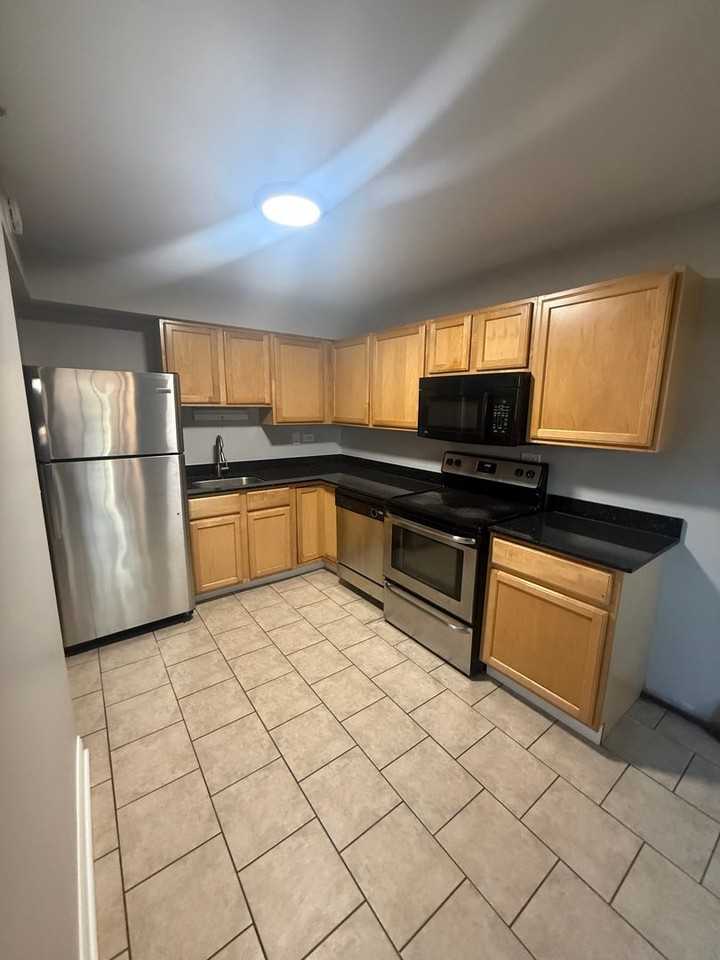 9433 S 86th Court - Photo 5 of 8