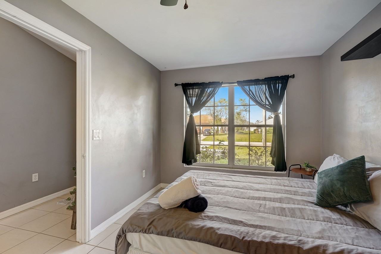612 Se 14th Ter - Photo 5 of 7