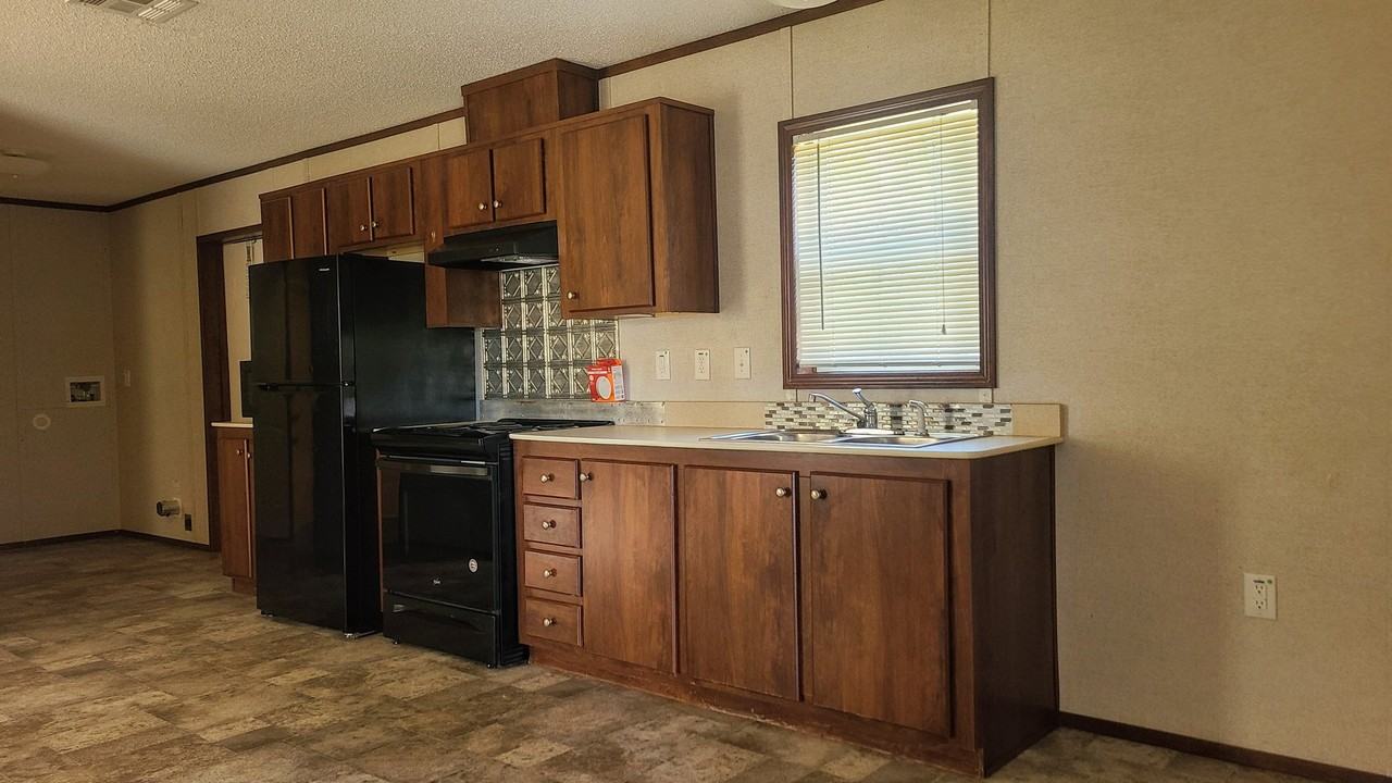 3340 Medina Hwy #C - Photo 6 of 30