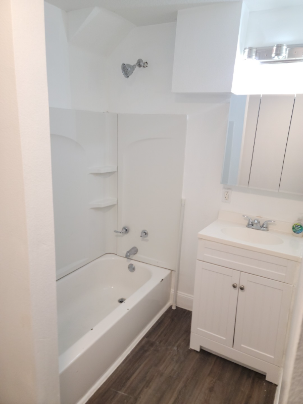 1829 Ruby St - Photo 3 of 17