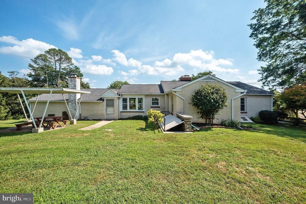 1101 Ashbridge Rd - Photo 2 of 7