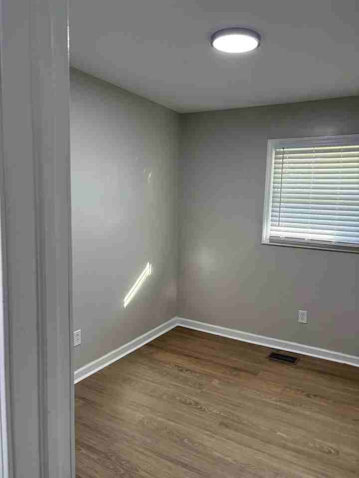 5105 Hulman Dr - Photo 5 of 10