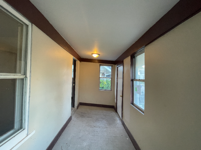 6920 13th Ave - Photo 4 of 10