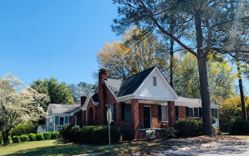 4004 Rosewood Dr - Photo 2 of 6