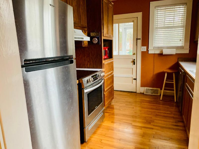 4004 Rosewood Dr - Photo 3 of 6