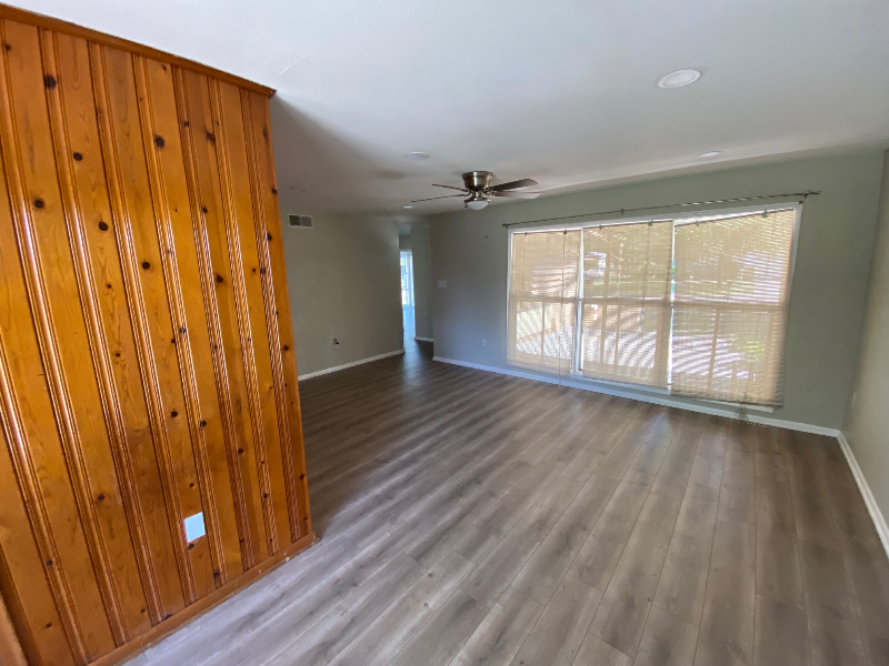 647 Karen Ln - Photo 2 of 35