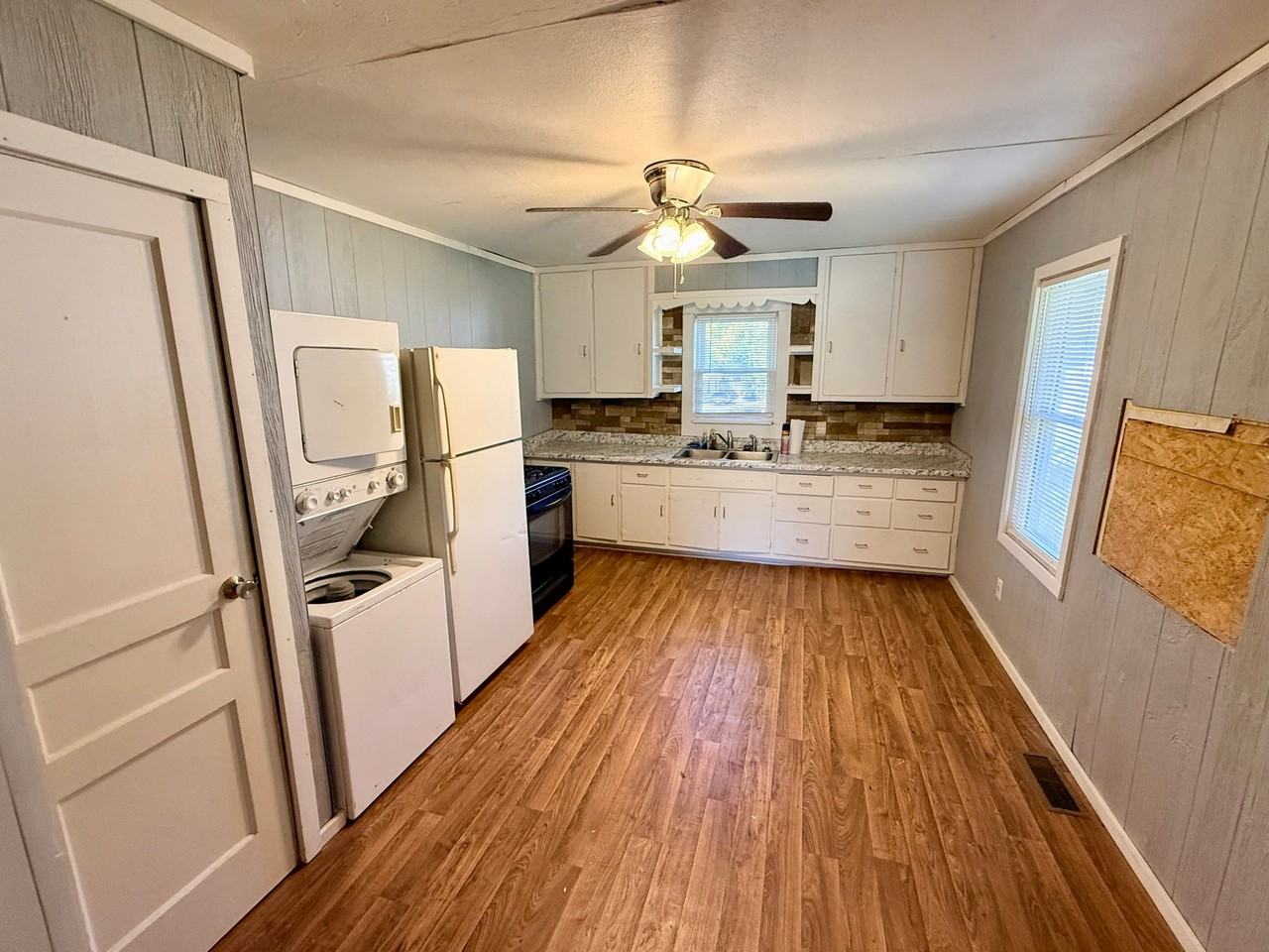611 N Race St - Photo 2 of 13
