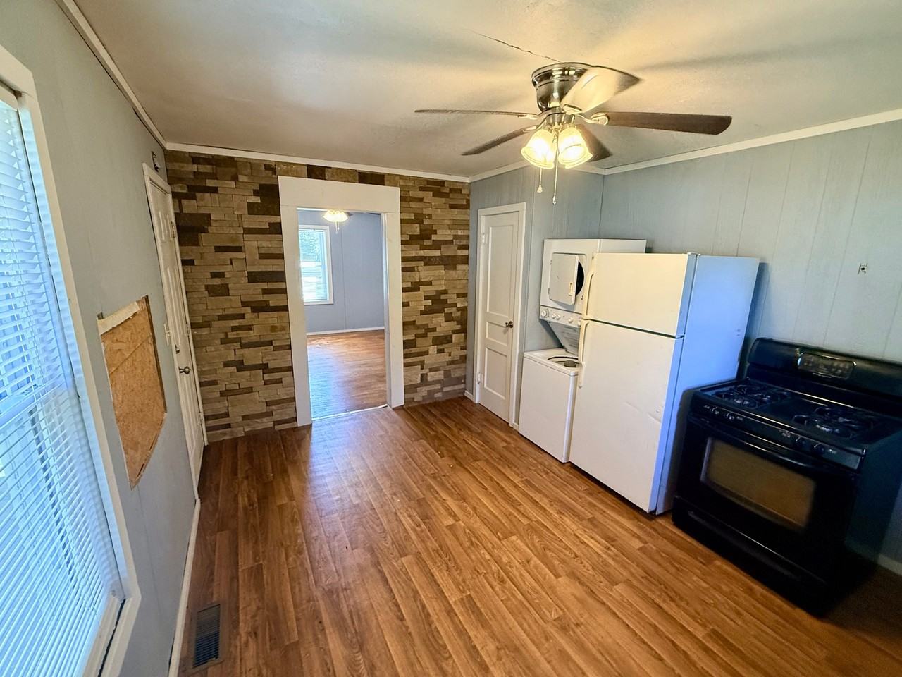 611 N Race St - Photo 3 of 13