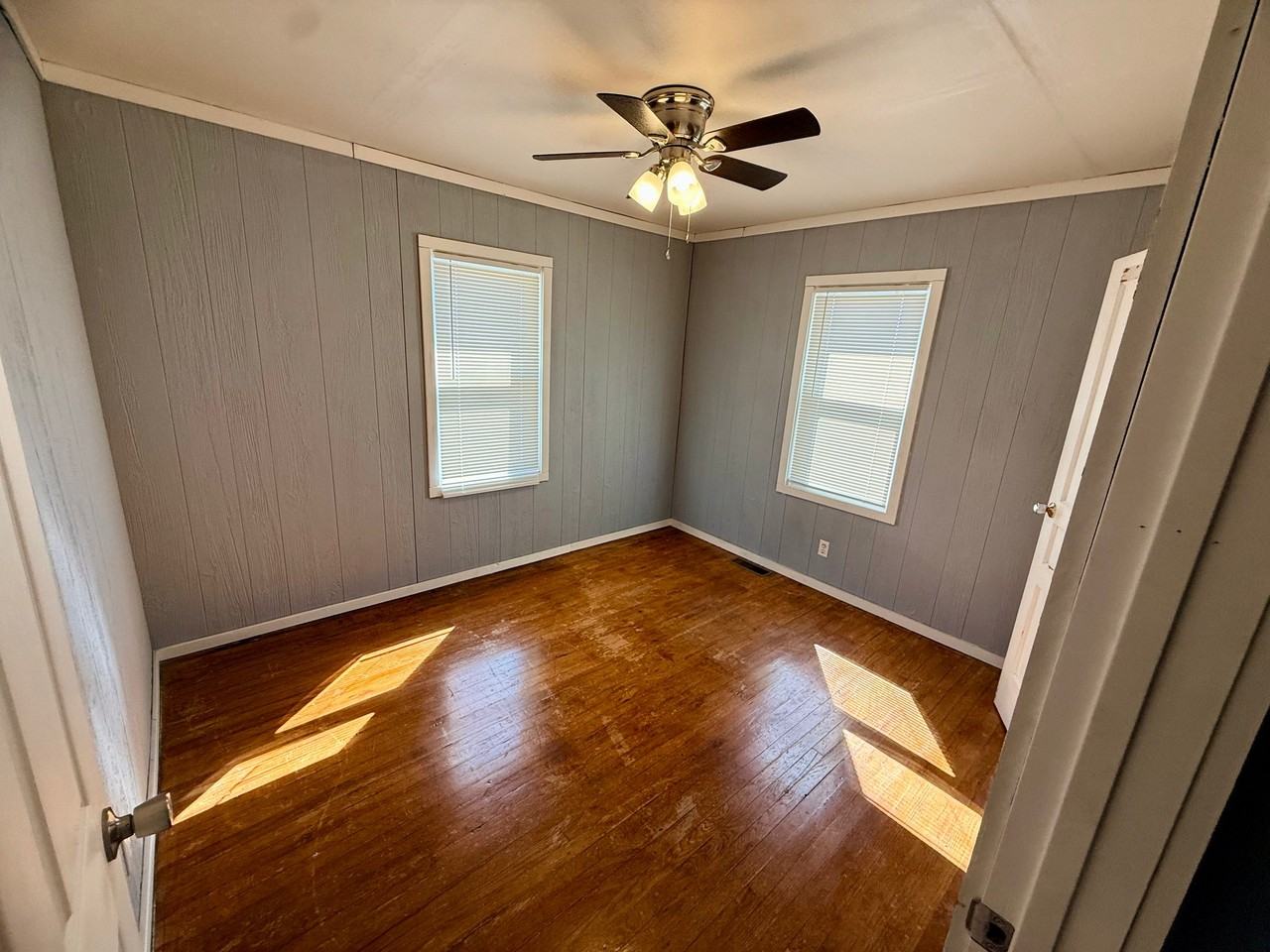 611 N Race St - Photo 6 of 13
