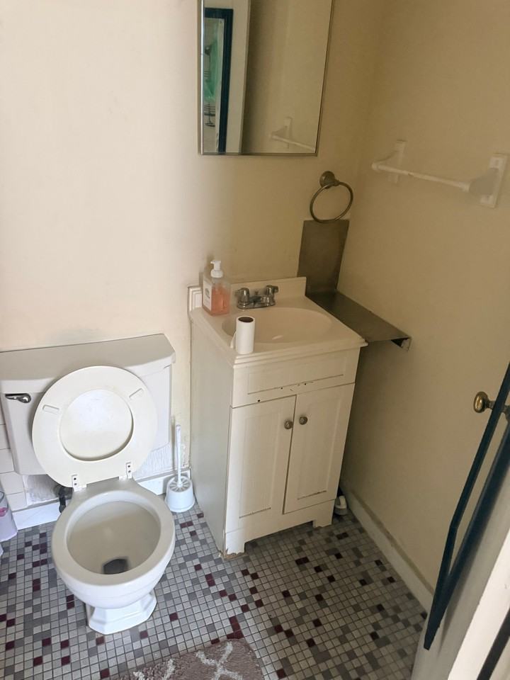 222 W Washington St #6 - Photo 5 of 8