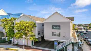featured image of 109 Somerset St #5