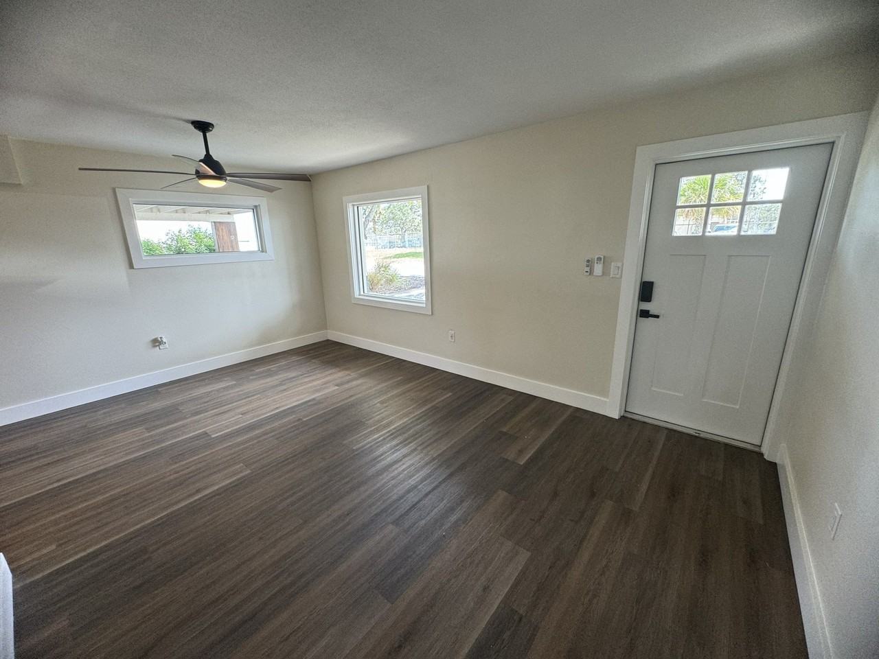716 Mathers St #B - Photo 2 of 7