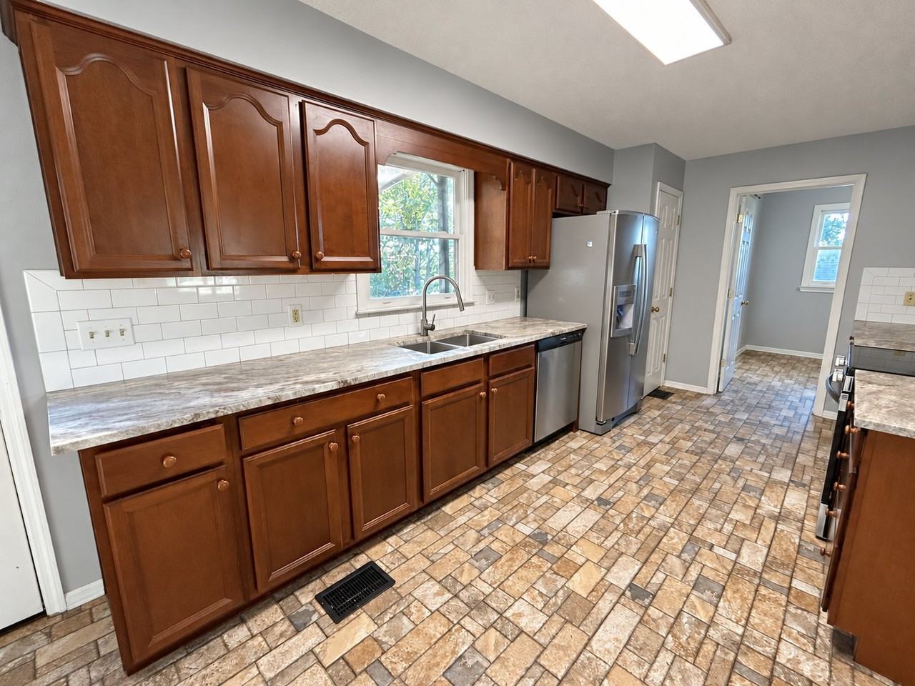 2109 Rocky Brook Rd - Photo 4 of 25