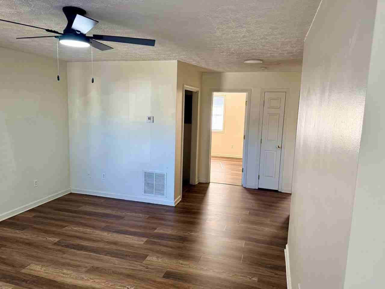 102 Lauderdale Dr #102B - Photo 5 of 15