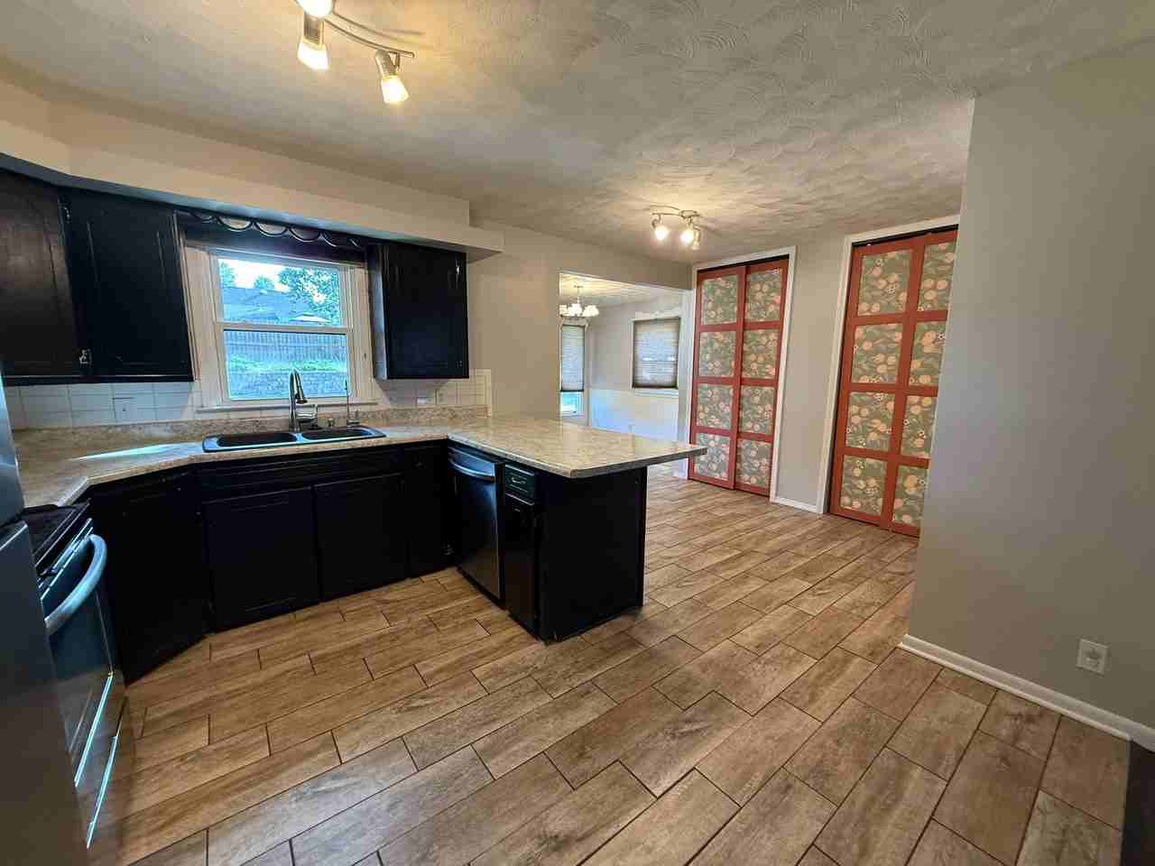 127 Wesgaye St - Photo 6 of 14