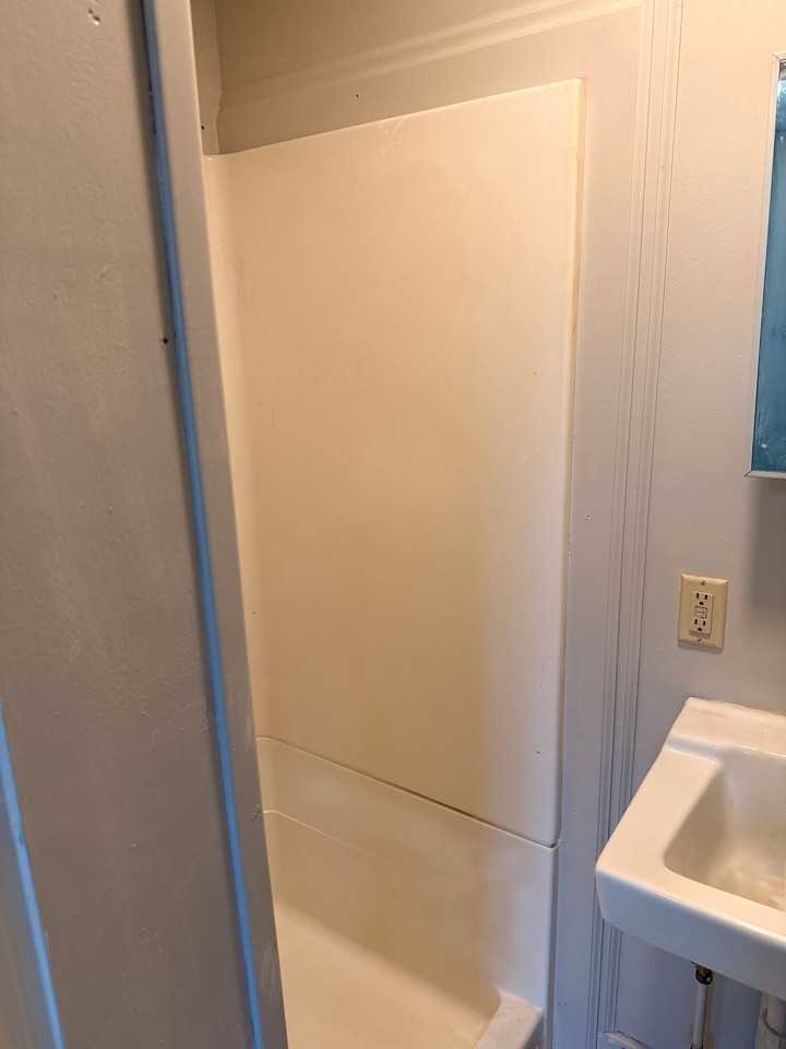 109 Railroad St #5 - Photo 3 of 5