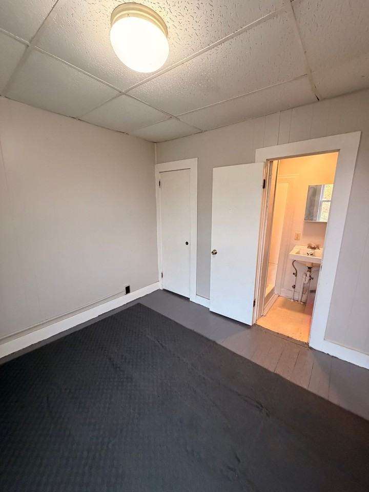 109 Railroad St #5 - Photo 4 of 5